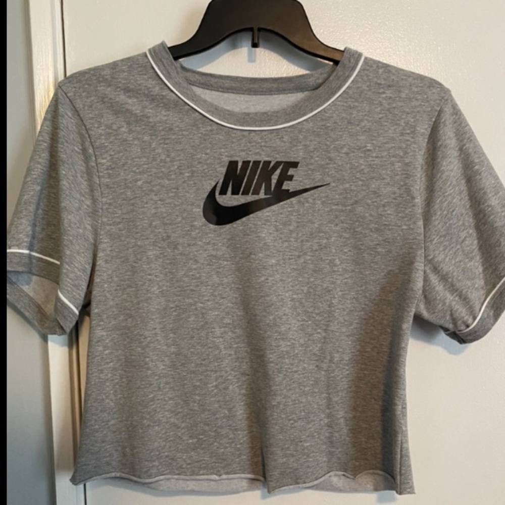 1X Nike Crop Top
